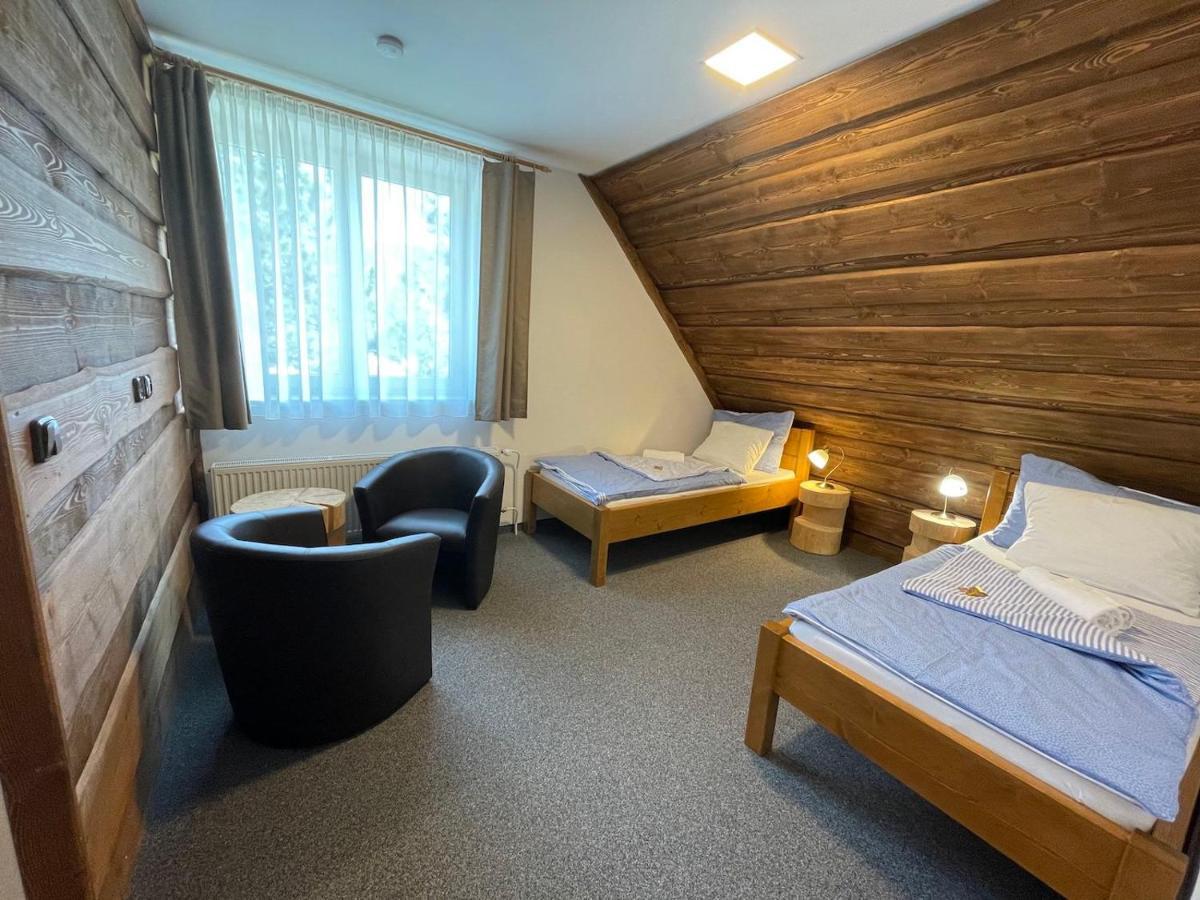 Hotel Kristian Kubova Huť Zewnętrze zdjęcie