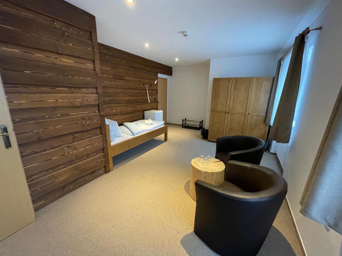 Hotel Kristian Kubova Huť Zewnętrze zdjęcie