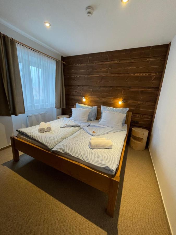 Hotel Kristian Kubova Huť Zewnętrze zdjęcie