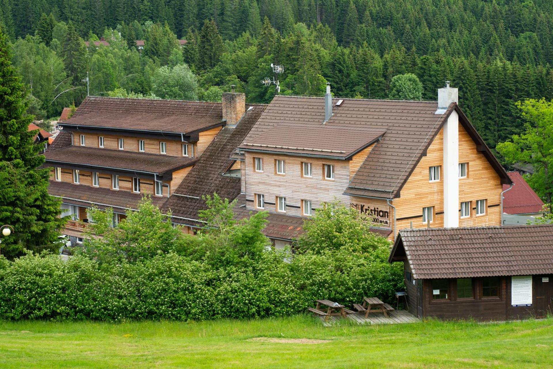 Hotel Kristian Kubova Huť Zewnętrze zdjęcie