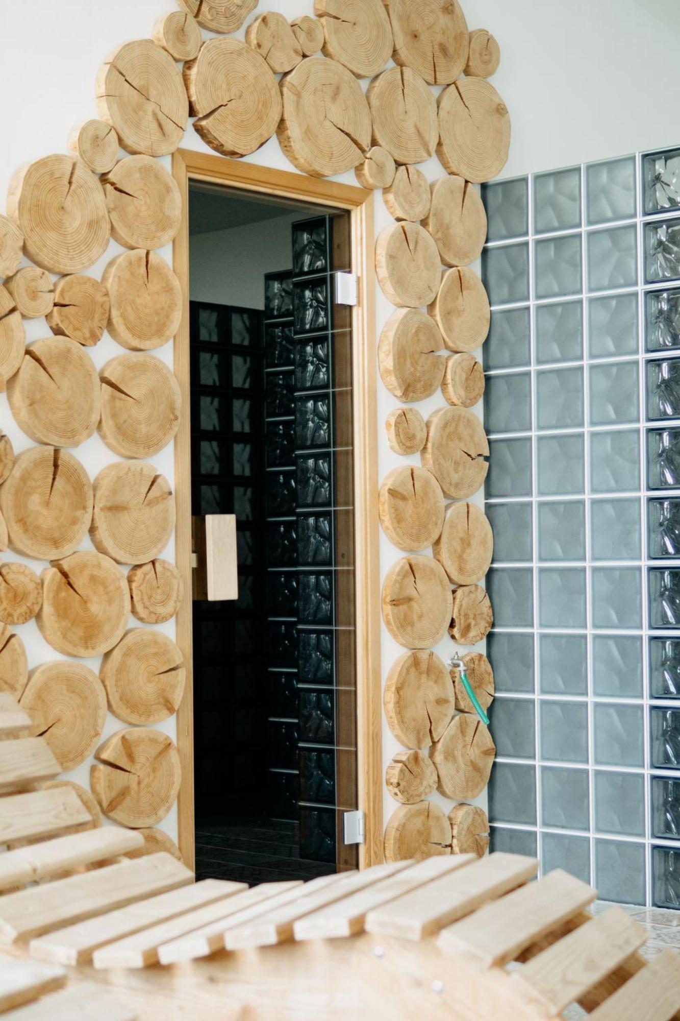 Hotel Kristian Kubova Huť Zewnętrze zdjęcie